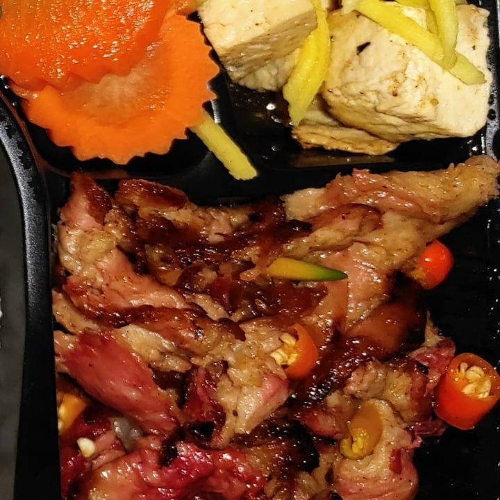 photo of Saigon Lotus Combo #1: Crispy tofu, bbq vegan meat, & caramel chicken shared by @romeoluv1 on  03 May 2022 - review