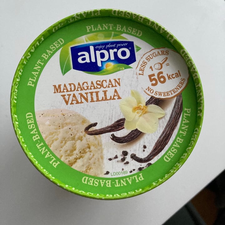photo of Alpro Madagascan Vanilla Ice Cream shared by @hidavidseeyouonthis on  28 Aug 2021 - review