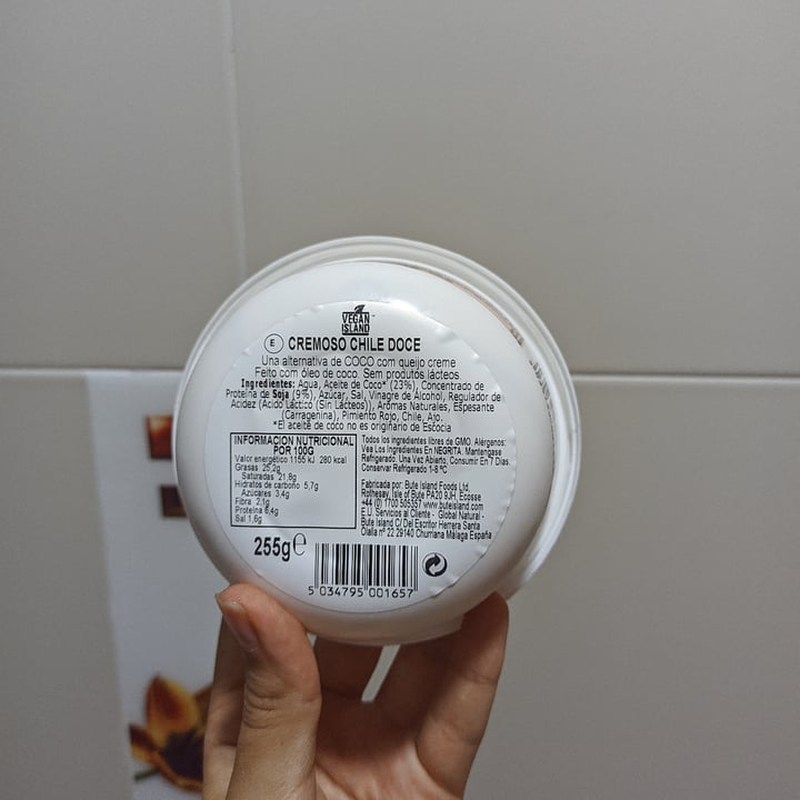 photo of Vegan Island Dairy Free Spread sweet chili shared by @stavin on  20 Feb 2022 - review
