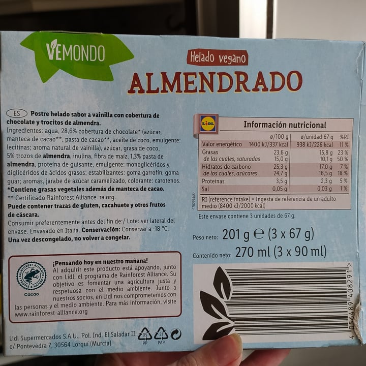 photo of Vemondo Helado vegano almendrado shared by @nutximichu on  13 Aug 2021 - review