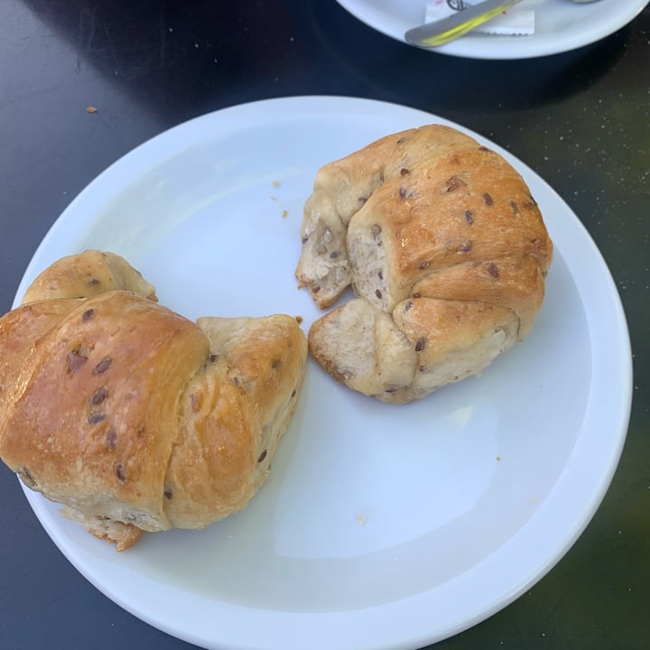 review photo of la panera Medialunas shared by @maruraik on 02 Dec 2022 - review