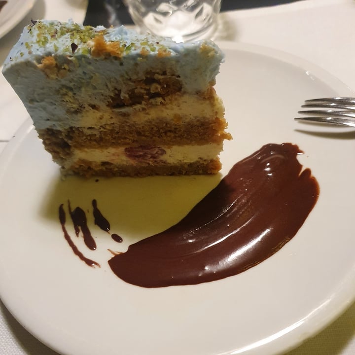 photo of La Colubrina torta cioccolato bianco e lampone shared by @lindasunny on  16 May 2022 - review