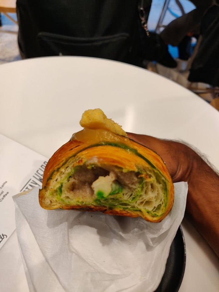 photo of Weirdoughs (Temporarily Closed) Apple Pie Croissant shared by @hownowbrownkow on  07 Apr 2019 - review