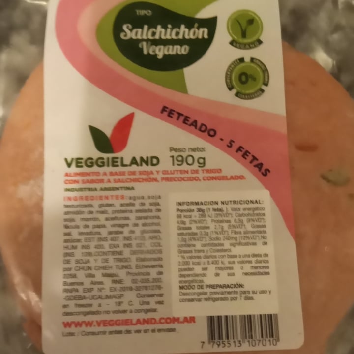 photo of Veggieland Salchichon primavera shared by @rominacon on  30 Sep 2021 - review