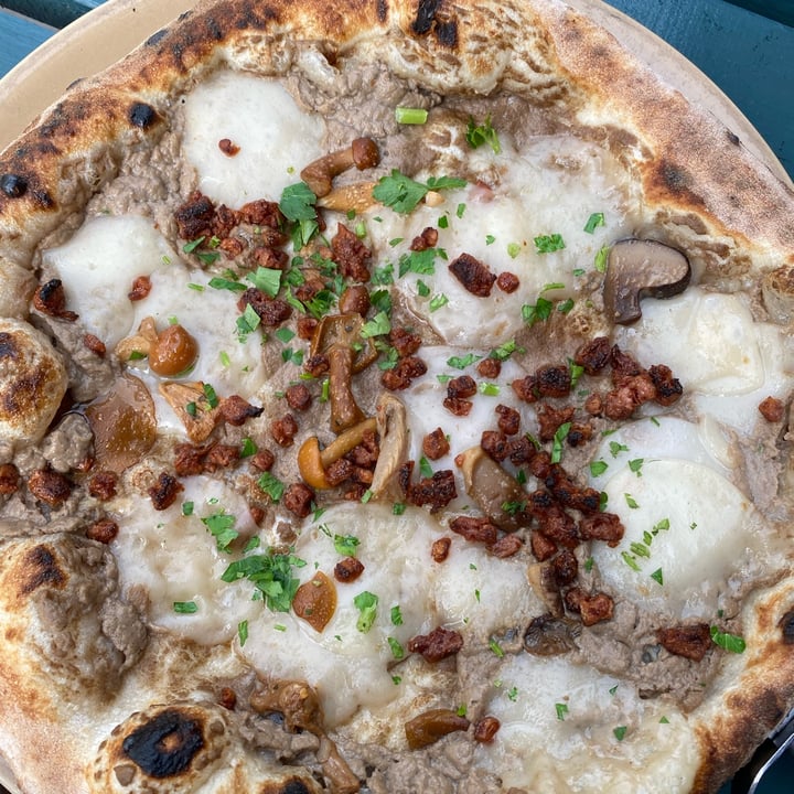 photo of Purezza - Vegan Pizza Camden The One With The Truffle shared by @fabriziapsr on  17 Apr 2022 - review