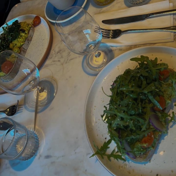 review photo of LINNAEAN Scramble Truffle Tofu on Toast shared by @zemleo on 01 Nov 2022 - review