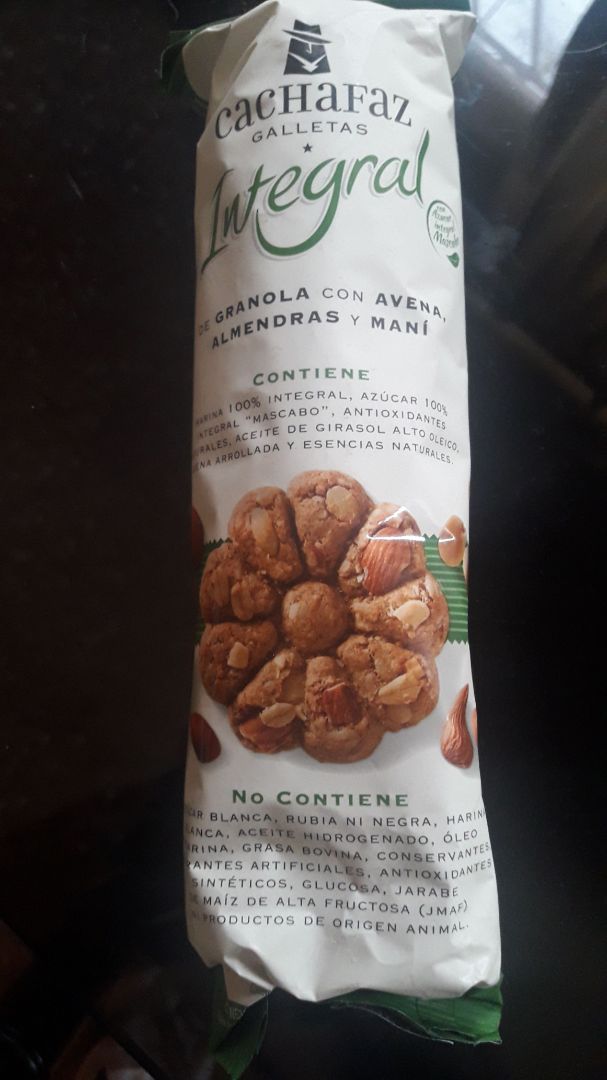 review photo of Cachafaz Galletas Integral de Granola con Avena, Almendra y Mani shared by @quesodepapa on 27 Dec 2019 - review