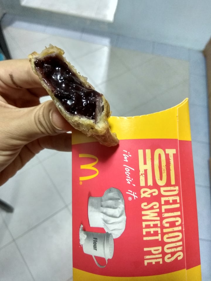 photo of McDonald's Pulut hitam pie shared by @serveuwithlove on  10 May 2018 - review