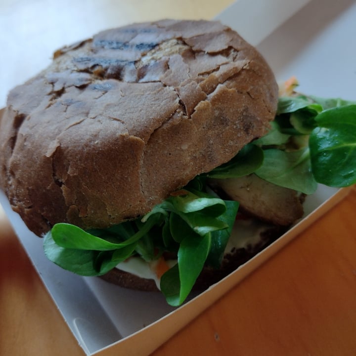 photo of Van Ver Burger Boccaccio shared by @blupsigadupsi on  25 Apr 2022 - review