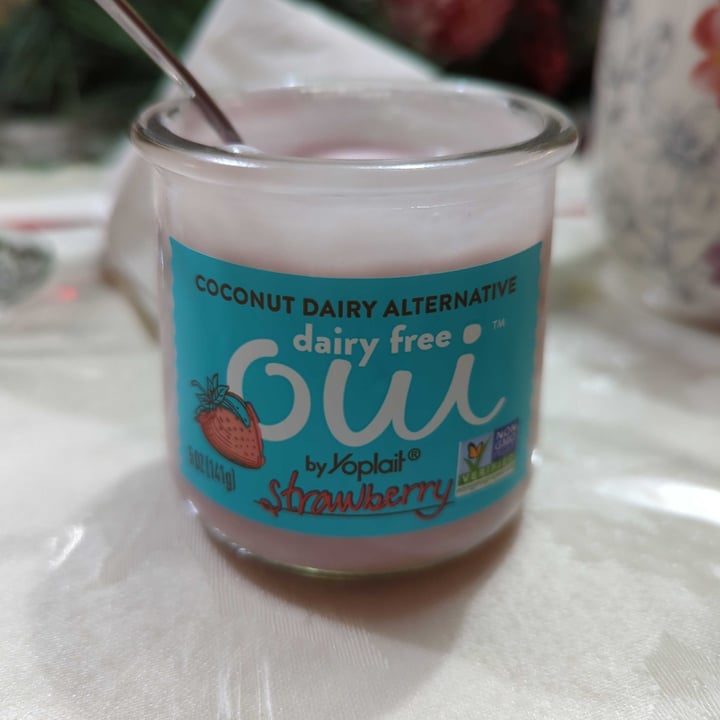 photo of Yoplait Dairy Free Oui Strawberry shared by @jennysneal on  25 Dec 2021 - review