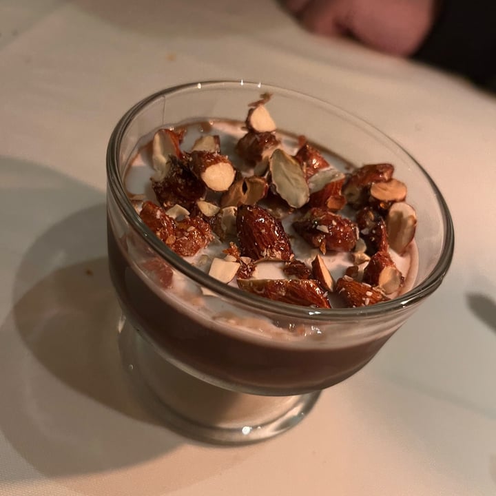 photo of Amador Postre cremoso de chocolate shared by @canica on  31 Jul 2022 - review