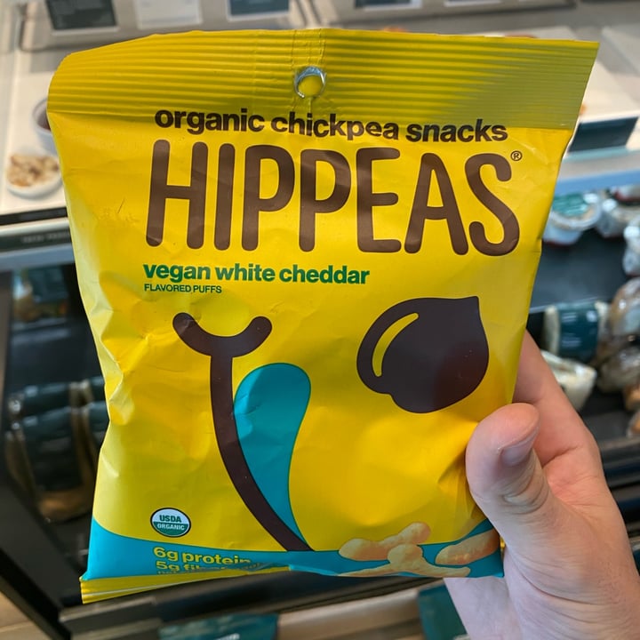 photo of Hippeas vegan white cheddar organic chickpea snack shared by @chrisdandrea on  29 Apr 2022 - review