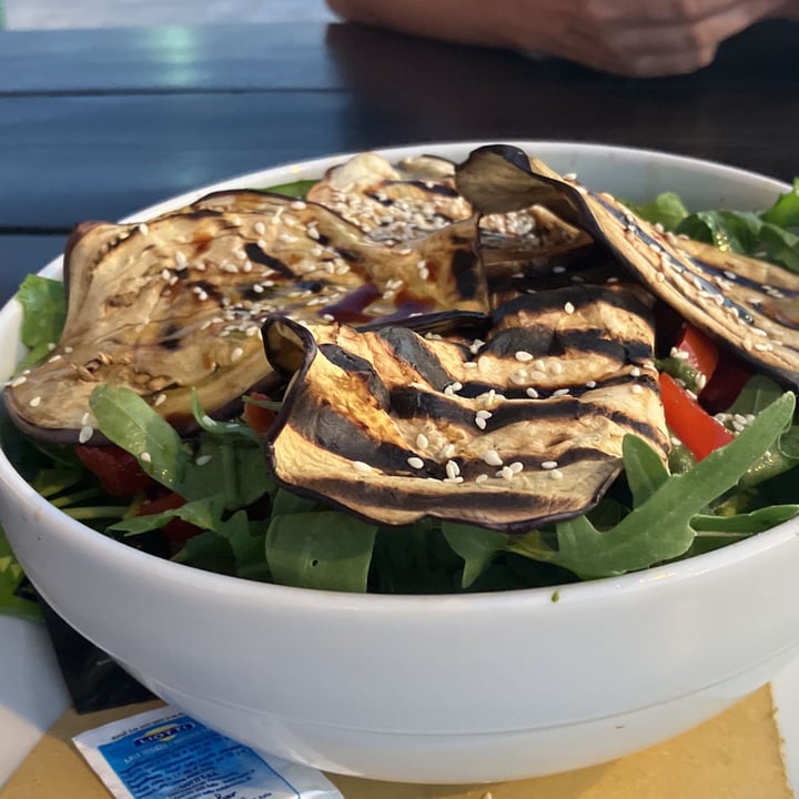 review photo of Pizzeria Frontoni insalata Circe Veg shared by @crisvegana on 15 Jul 2022 - review