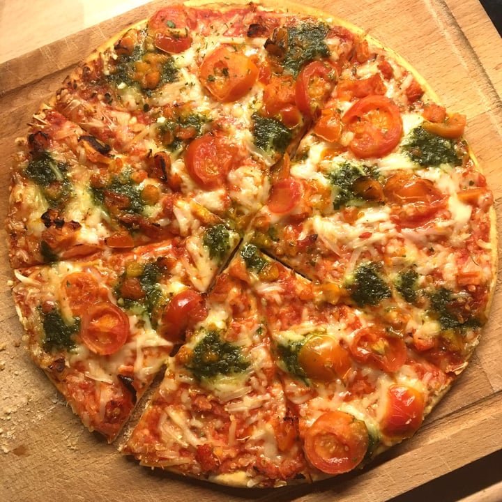 photo of Dr. Oetker Ristorante Pizza Margherita Pomodori shared by @ronschabe on  14 Nov 2021 - review