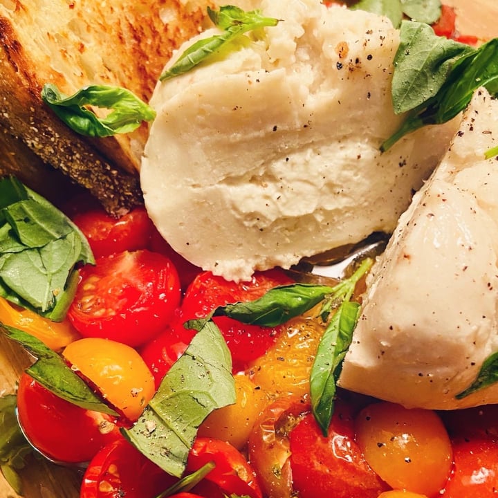 review photo of Benoit Bergeron Chef à Domicile Burrata shared by @missnarciss on 08 Feb 2021 - review