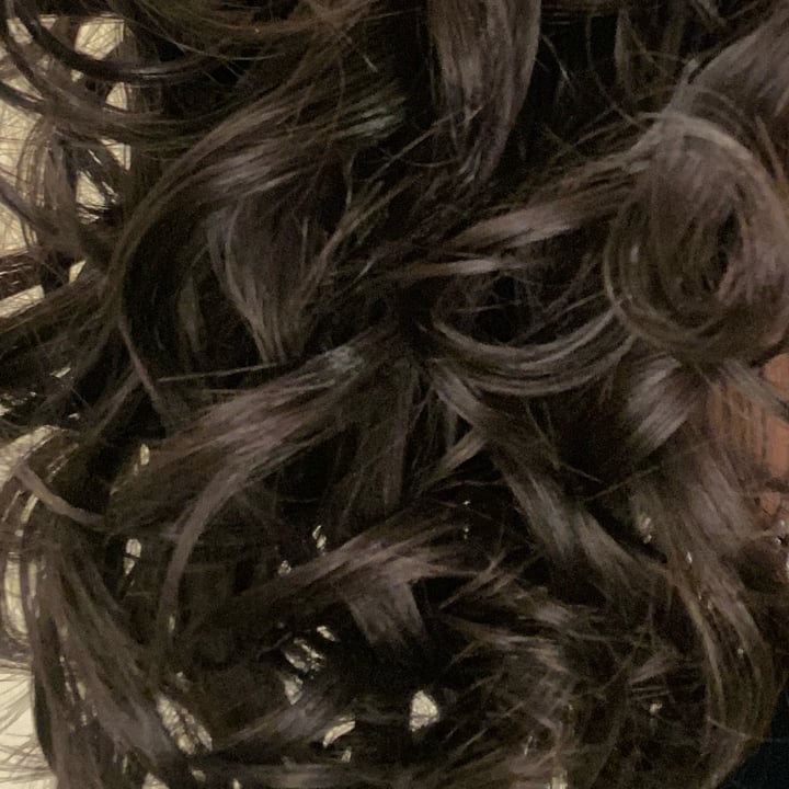review photo of Umberto Giannini Curl jelly - Scrunching Gel shared by @wavvyo on 11 Dec 2022 - review
