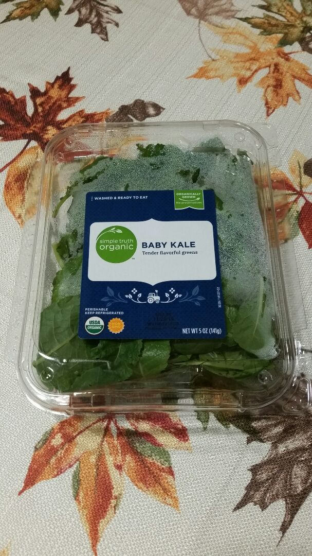 photo of Kroger Marketplace Simple Truth Organic Baby Kale shared by @agreene428 on  01 Dec 2019 - review
