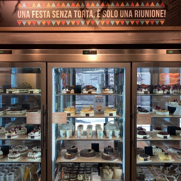 review photo of Gelateria La Romana cremolata gusto gelso nero shared by @fravegan on 08 Aug 2022 - review