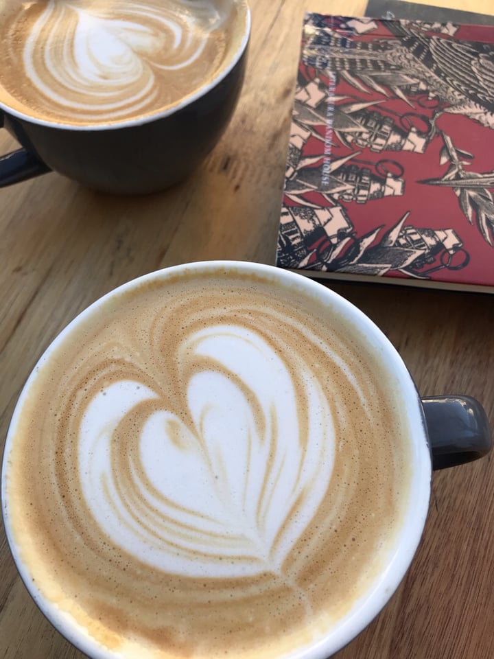 review photo of Cuervo Café Cafe Con Leche De Almendras shared by @romitutu on 19 Dec 2019 - review