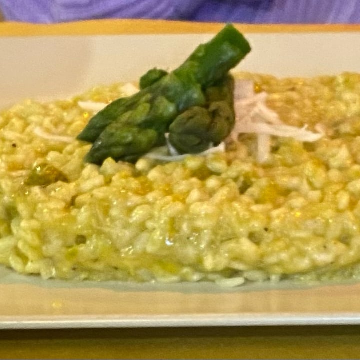 review photo of Il Vegano - Firenze Risotto con asparagi e lime shared by @michemme on 19 Aug 2022 - review