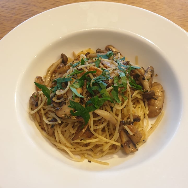photo of Real Food Mushroom Aglio Olio shared by @paradisetreesnake on  19 Oct 2020 - review