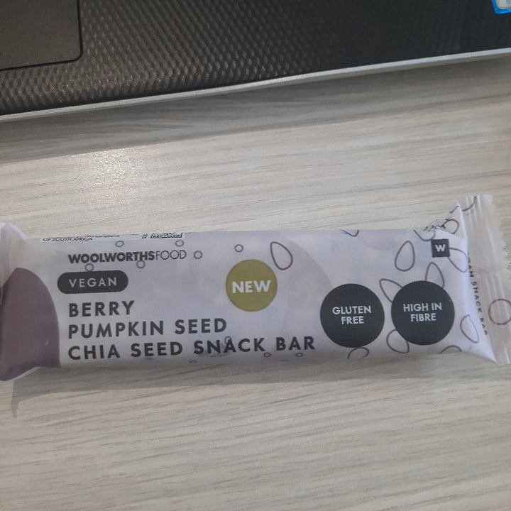 photo of Woolworths Food Berry Pumpkin Seed Chia Seed Snack Bar shared by @becomingchanelle on  07 Sep 2021 - review