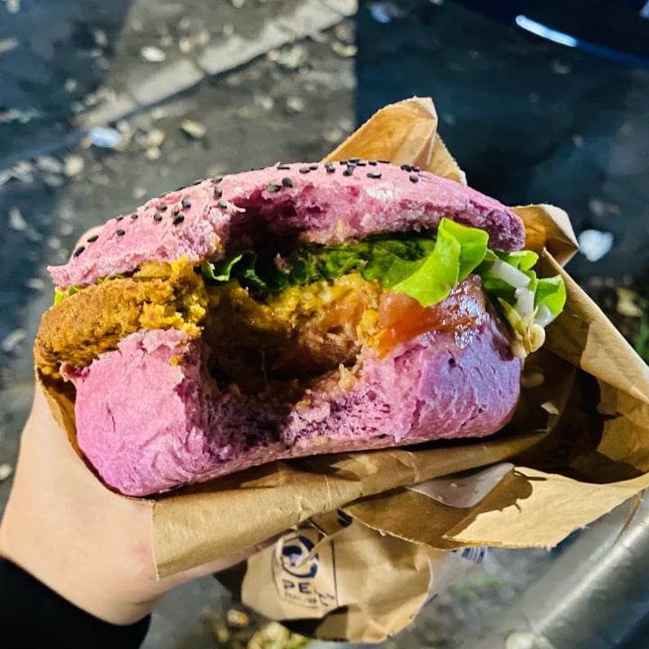 photo of Flower Burger Cherry bomb shared by @rifugioalmalibre on  19 Oct 2021 - review