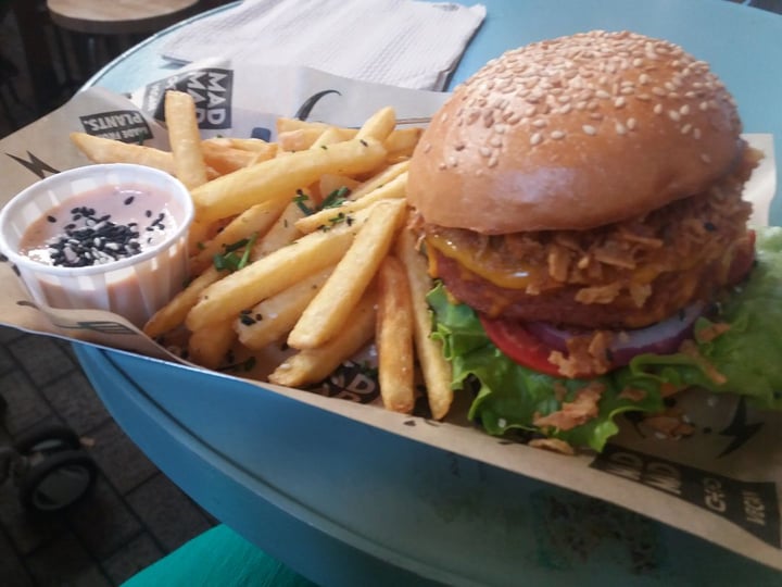 photo of Mad Mad Vegan Beyond burger shared by @isabelc on  31 Aug 2019 - review