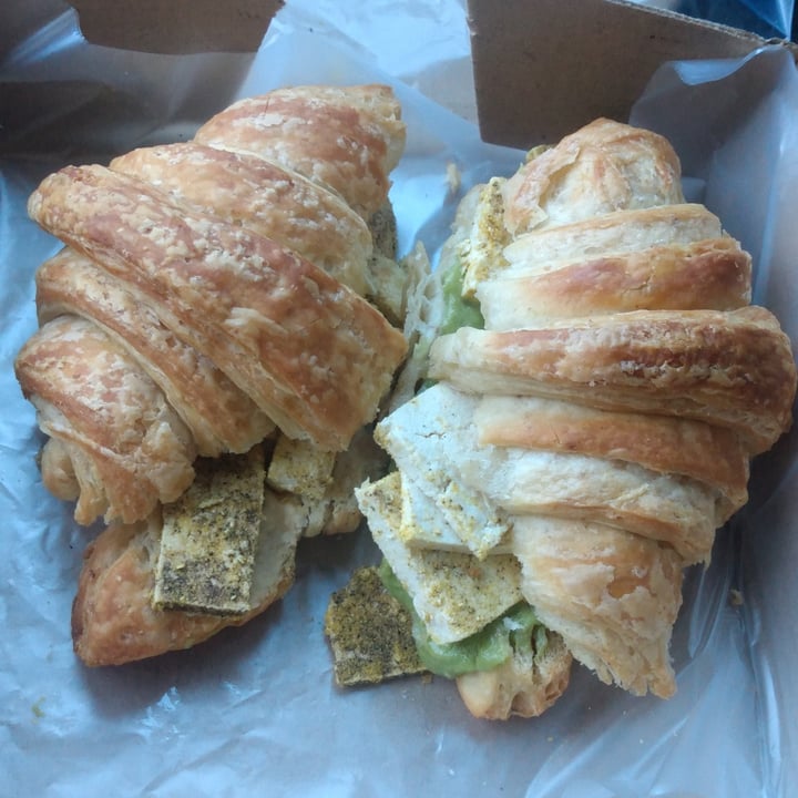 photo of Casamonte Croissant De Tofu Y Palta shared by @martinvegan on  29 Oct 2022 - review