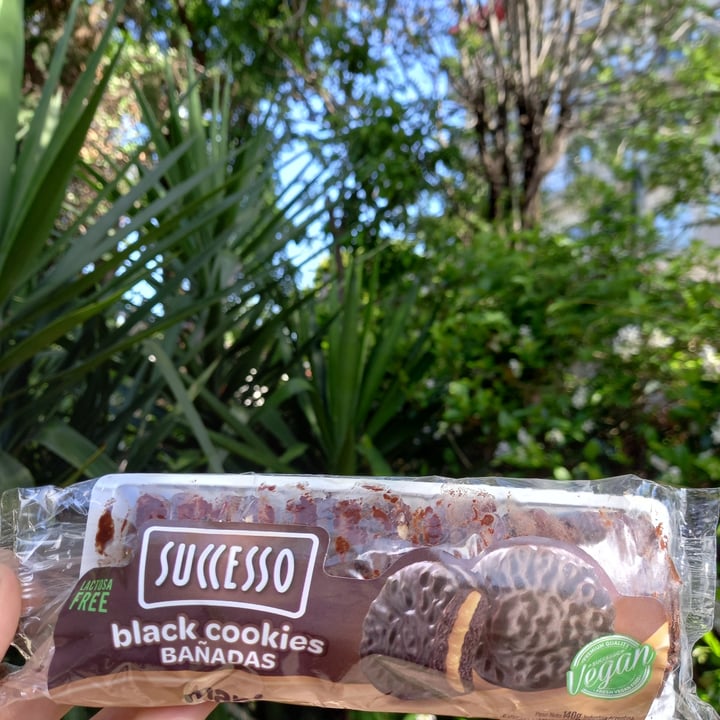 photo of Successo Black Cookies Bañadas Relleno de Maní shared by @martiterraza on  06 Nov 2021 - review