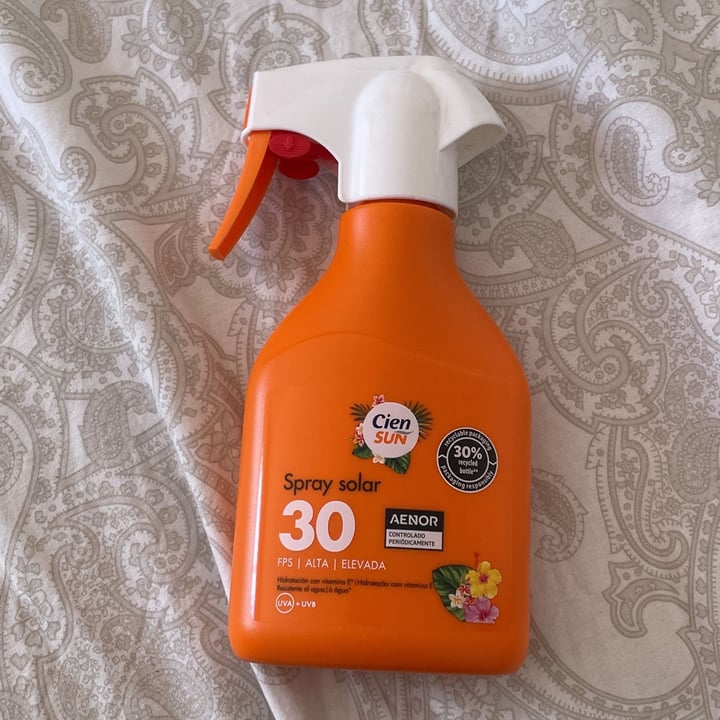photo of Cien sun spray solar 30 shared by @isabella123 on  06 Sep 2022 - review