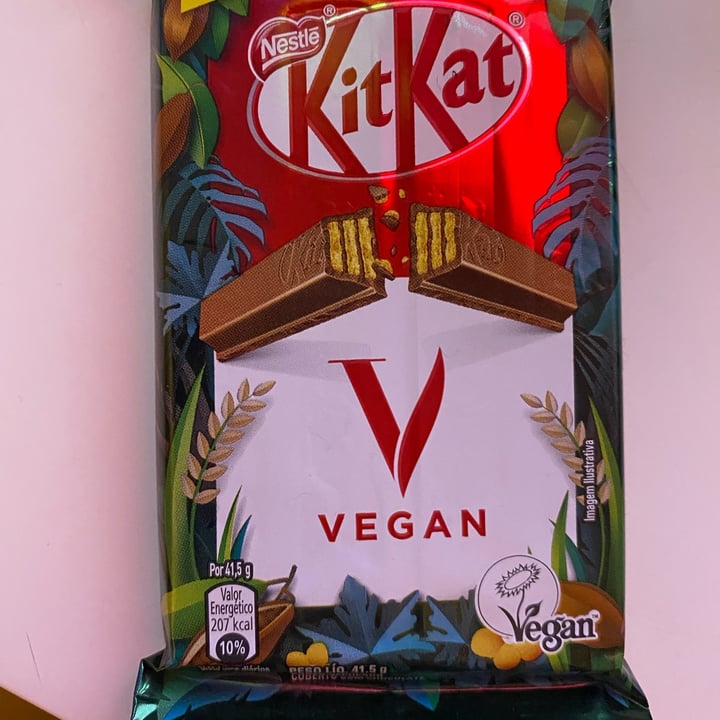 review photo of Nestlé Kitkat Vegan shared by @flacalux on 26 May 2022 - review