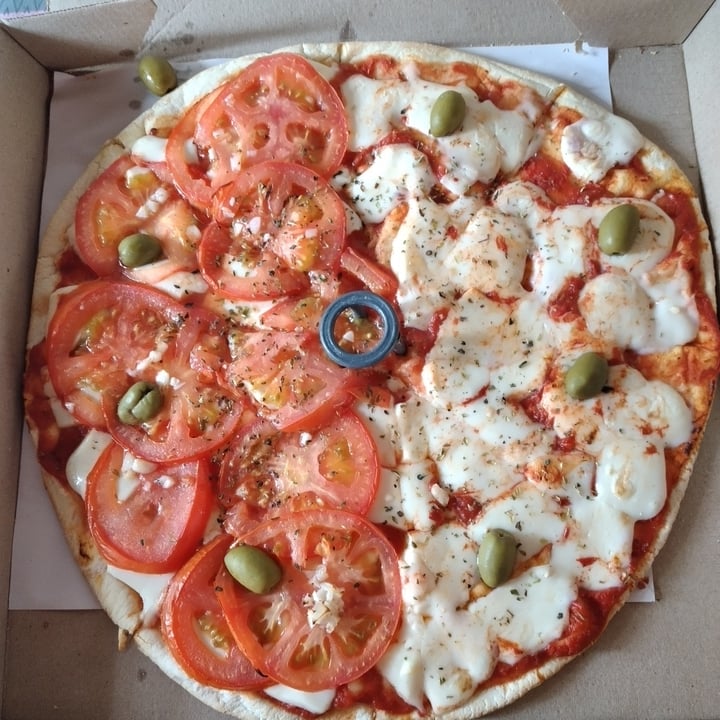 photo of Empanadas de 10 Pizza napolitana con queso de almendras shared by @nadya84 on  12 Jan 2021 - review
