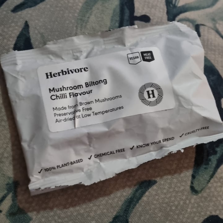 photo of Herbivore Herbivore Mushroom biltong - chili flavour shared by @sunshineyum on  18 Nov 2021 - review