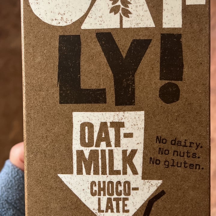 photo of Oatly Oat Milk Chocolate shared by @jtopian89 on  25 Apr 2022 - review