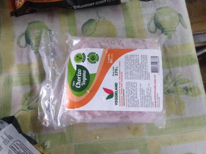 review photo of Veggieland Chorizo Vegano shared by @andycecimolle on 18 Oct 2022 - review
