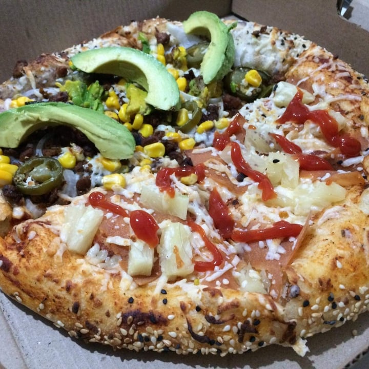 photo of Rincón veggie Pizza Tropical shared by @luvshibuya on  18 Apr 2021 - review