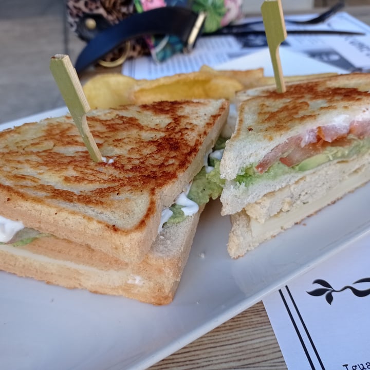 review photo of Oromo Cafe y Poke Sándwich veggie shared by @kantaber on 10 Jan 2022 - review