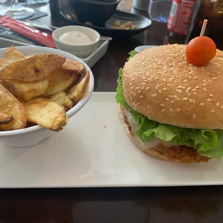review photo of Pasiones Hamburgesa shared by @marisaensumundo on 06 Aug 2022 - review