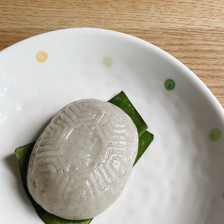 photo of Ji Xiang Ang Ku Kueh 01-33 Salted bean paste ang ku kueh shared by @simhazel on  20 Jan 2021 - review