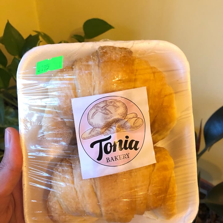 photo of Tonia Bakery Medialunas shared by @vegandann on  03 Nov 2022 - review