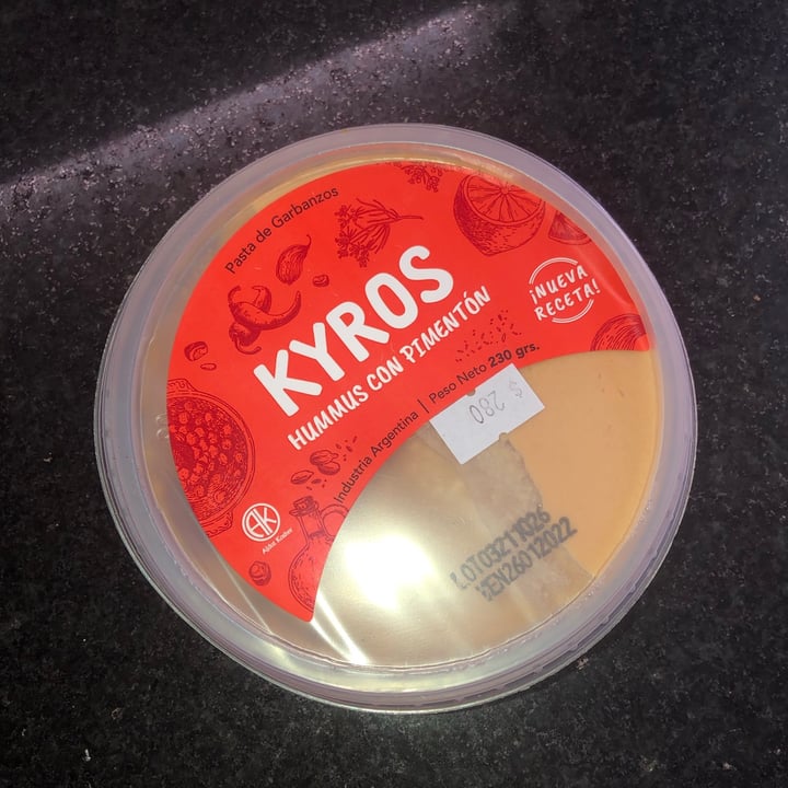 photo of Kyros Hummus con Pimentón shared by @televape on  10 Dec 2021 - review