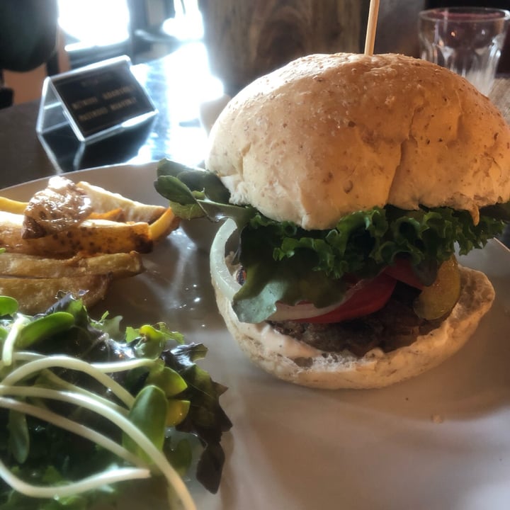 review photo of Goodsouls Kitchen Mushroom burger shared by @linneaeatgreens on 24 Oct 2019 - review