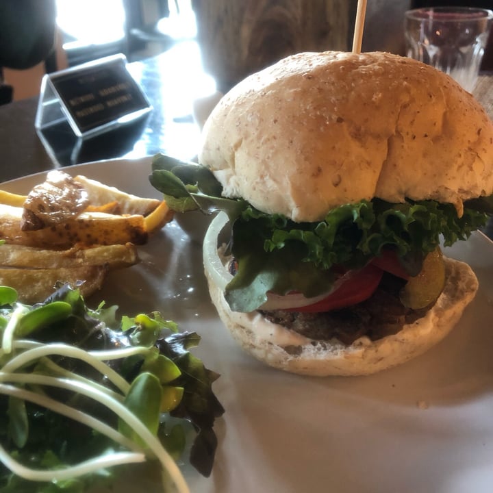 photo of Goodsouls Kitchen Mushroom burger shared by @linneaeatgreens on  24 Oct 2019 - review