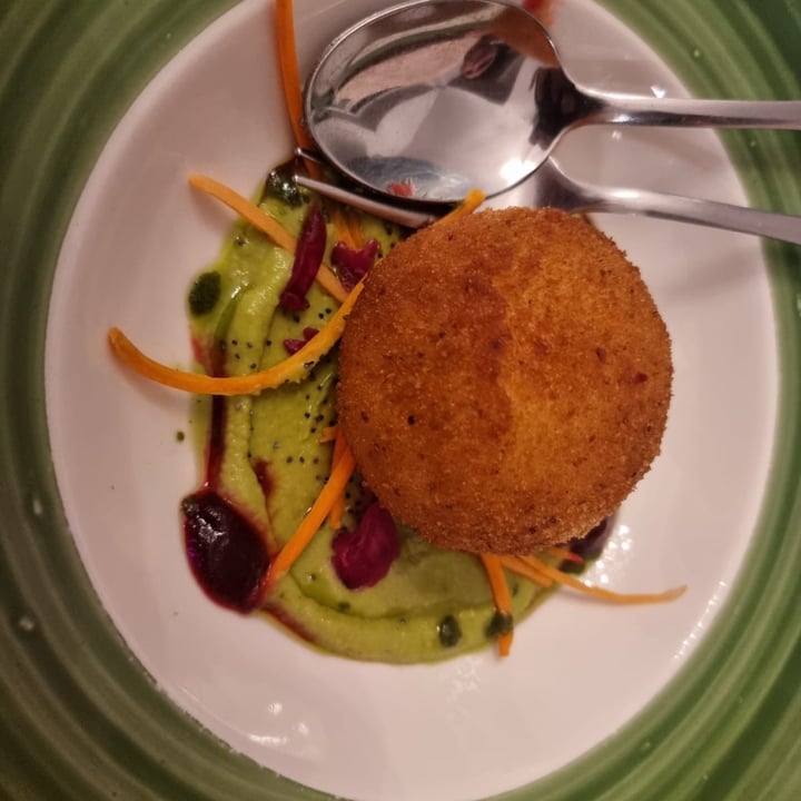 photo of Sesamo Nero Arancina su crema ai piselli shared by @alessiadibiase on  12 Apr 2022 - review