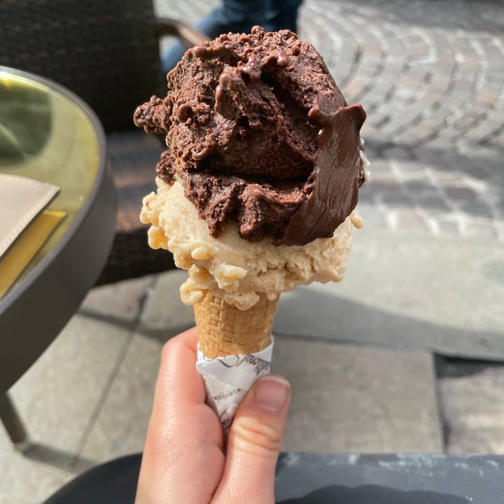 photo of Venchi Cioccolato e Gelato, Vicenza Gelato vegano shared by @margheritac02 on  08 May 2022 - review