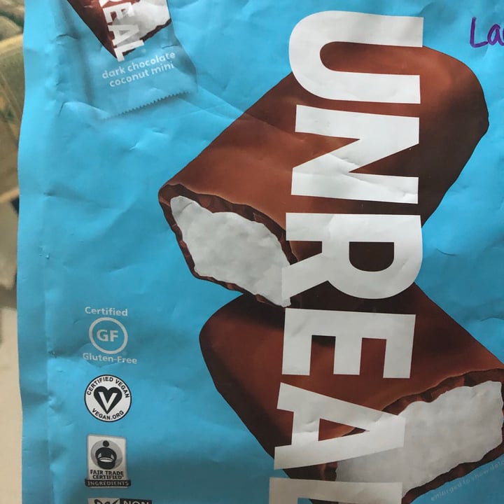 review photo of UNREAL Dark Chocolate Coconut Bars shared by @laurasainz on 04 Jun 2021 - review
