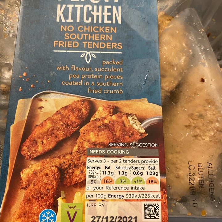 photo of Plant Kitchen (M&S) No Chicken Southern Fried Tenders shared by @christinexxx on  19 Jan 2022 - review