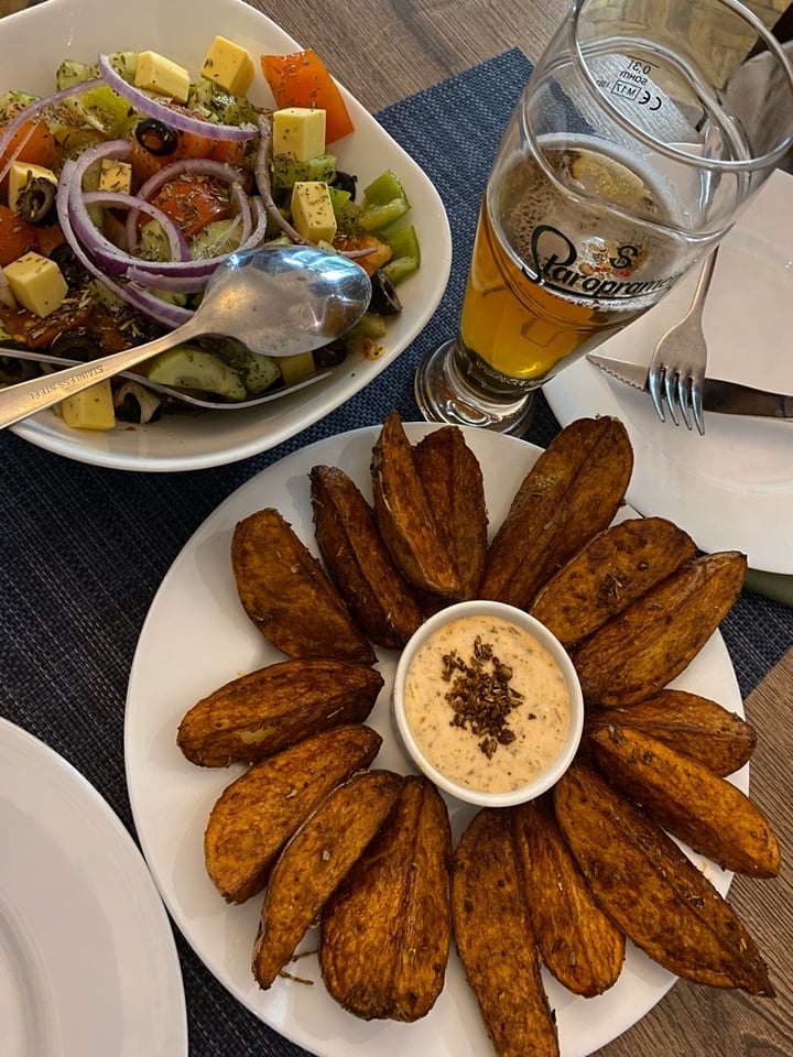 photo of Kiwi Vegan Cafe Greek Salad shared by @tornikekubana on  24 Feb 2020 - review