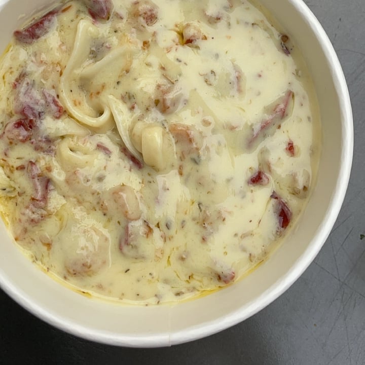 review photo of iVegan Pizza Fettucini Carbonara shared by @plantapower on 19 Dec 2021 - review